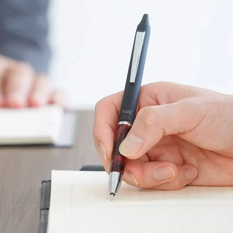 ปากกาลูกลื่นแบบกด รุ่นใหม่ ของ - Pilot Pen Frixion บทวิจารณ์และราคา